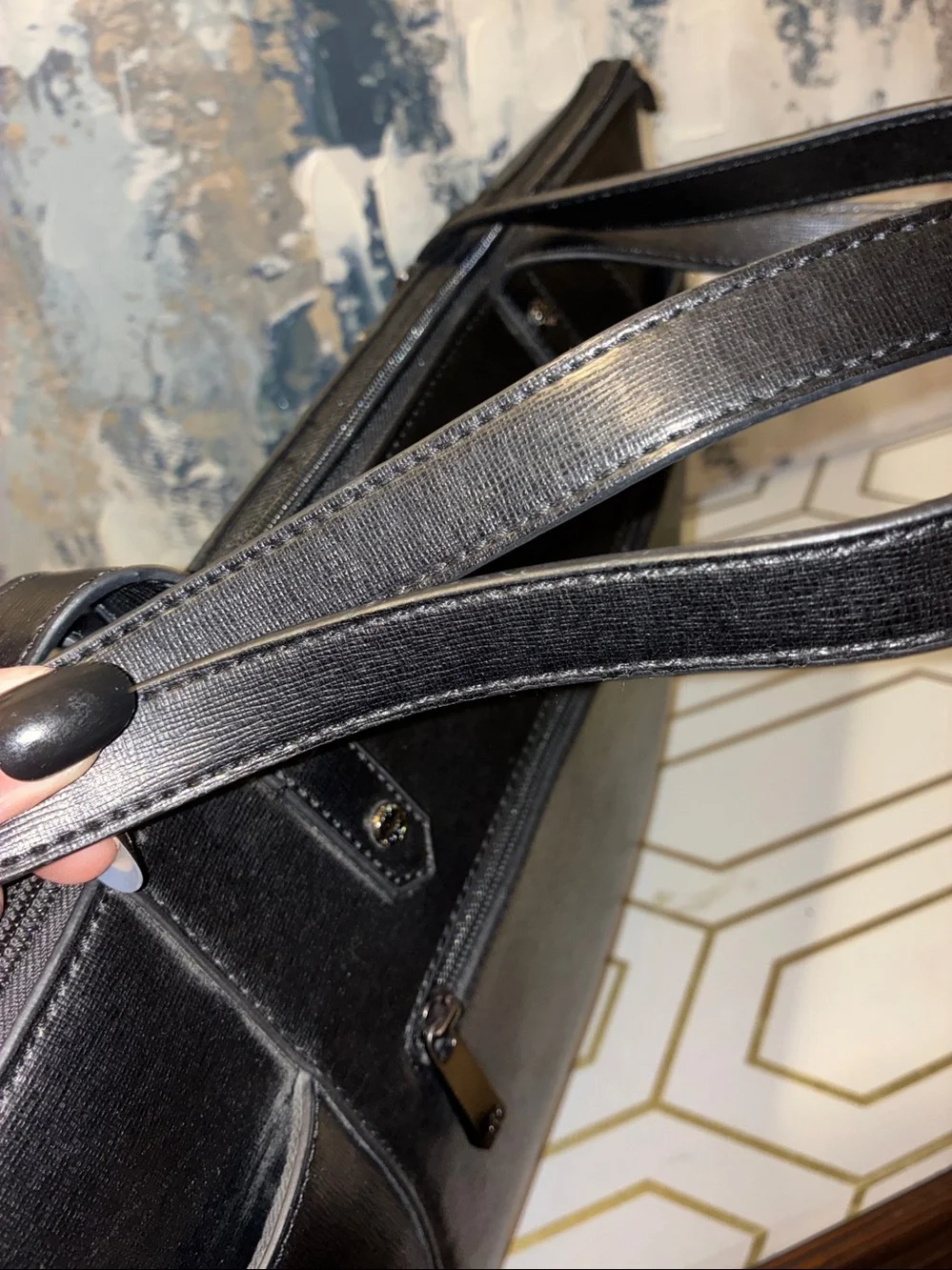 EUC Kenneth Cole Reaction Black Smooth Leather Shoulder Tote